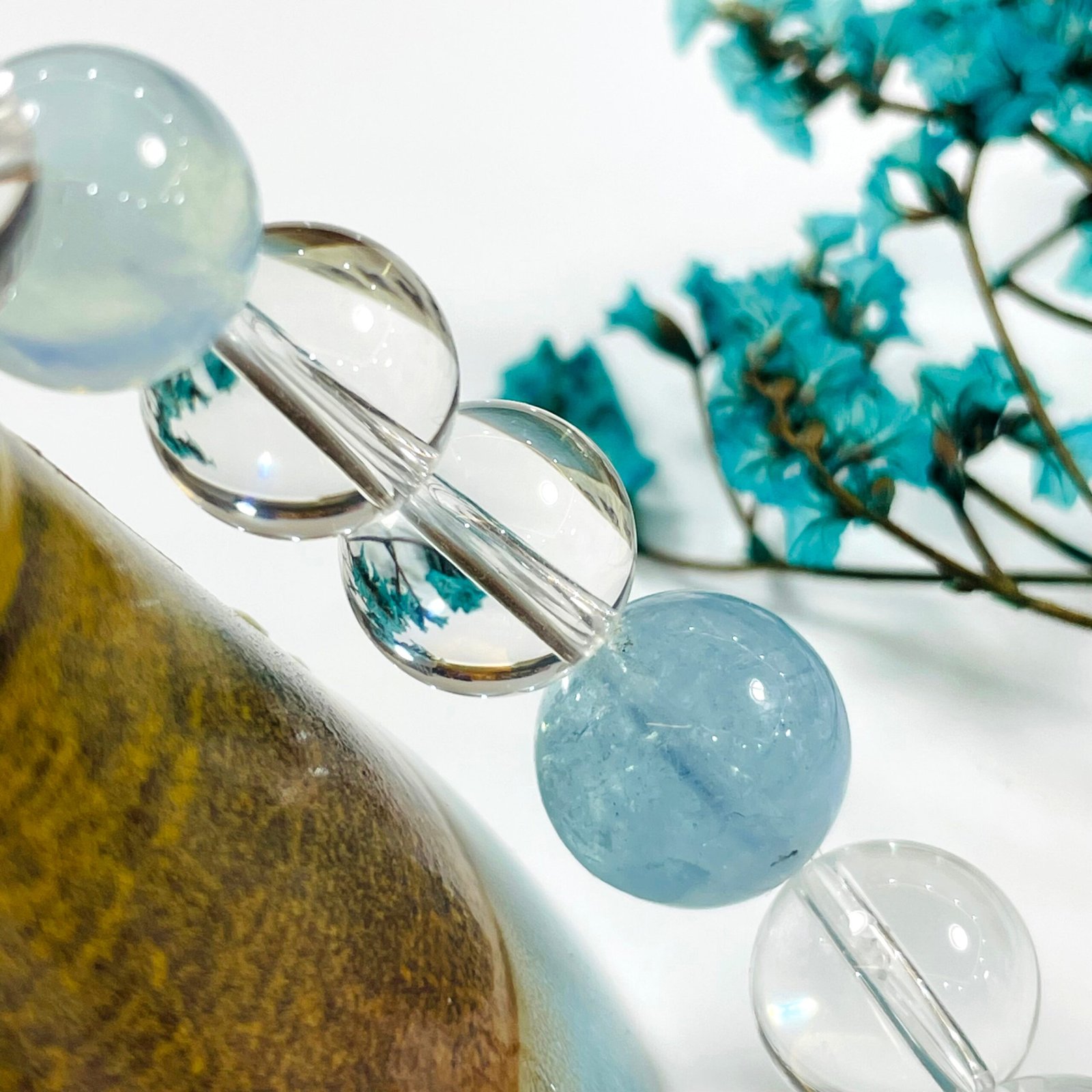 LumiCrystal Natural Aquamarine Smoky Quartz Multi‑Gemstone Beaded Bracelet, Green Rutilated Quartz Stretch Crystal Bracelet, Spiritual Energy Healing Jewelry for Men Women Daily Meditation Gift - 图片 3